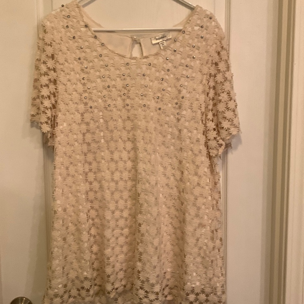 Gorgeous lace top for a fun night out!